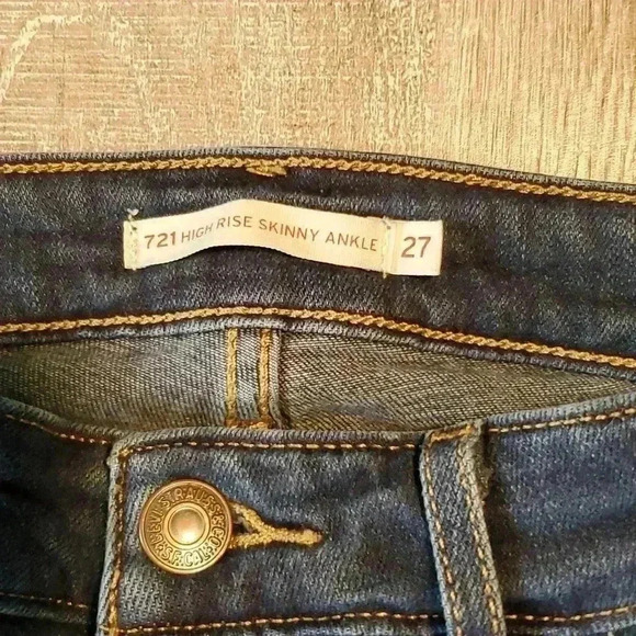 L𝐞v𝐢'𝐬 𝟕2𝟏 𝐇i𝐠h-R𝐢s𝐞 𝐒k𝐢n𝐧y Women's S𝐢z𝐞 𝟖 𝐄U𝐂 - Picture 5 of 8